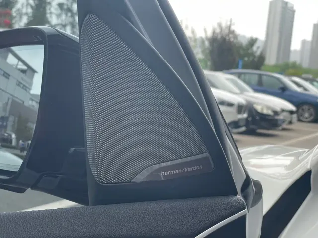 BMW iX3 — Фото автомобиля 8