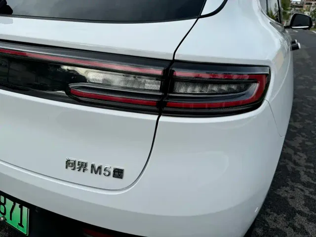 Aito M5 — Фото автомобиля 28