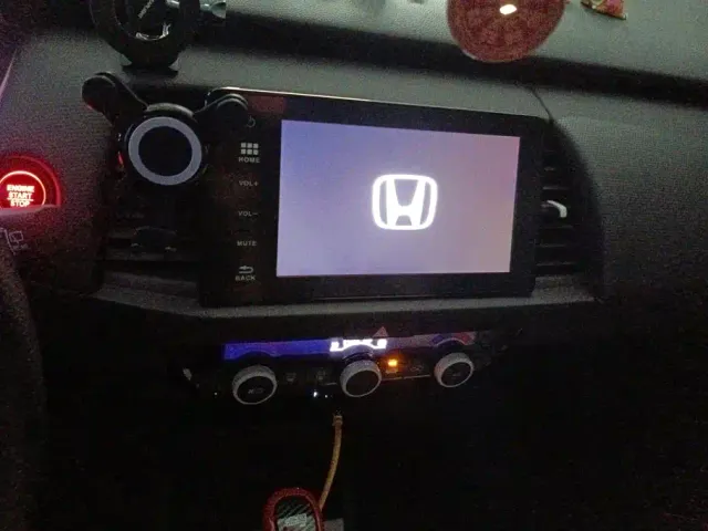 Honda Fit — Фото автомобиля 13