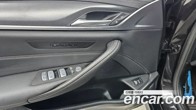 BMW 5-Series — Фото автомобиля 27