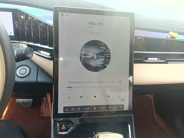 Geely Boyue L — Фото автомобиля 12