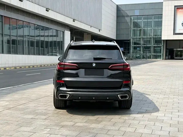 BMW X5 — Фото автомобиля 10