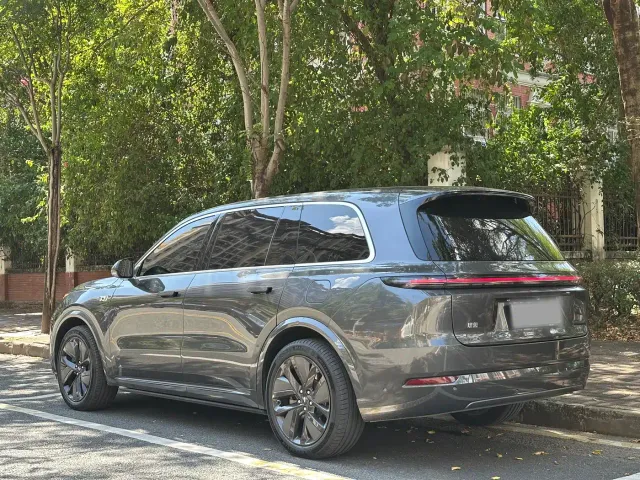 Li Auto L9 — Фото автомобиля 5