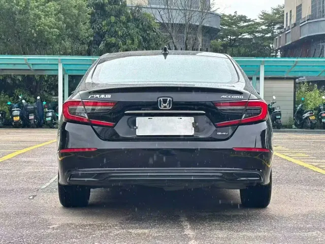 Honda Accord — Фото автомобиля 8