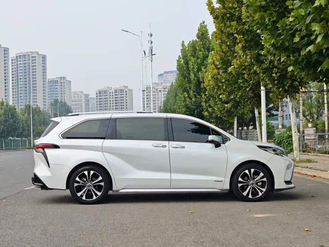Toyota Granvia — Фото автомобиля 12