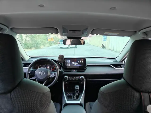 Toyota RAV4 — Фото автомобиля 9