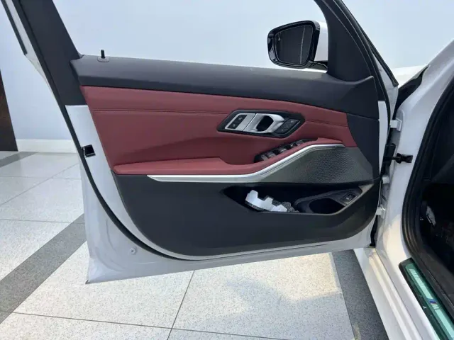 BMW 3 Series — Фото автомобиля 11