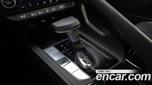 Hyundai Avante CN7 — Фото автомобиля 9