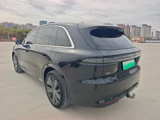 Li Auto L8 — Фото автомобиля 7