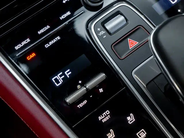 Porsche Panamera — Фото автомобиля 21