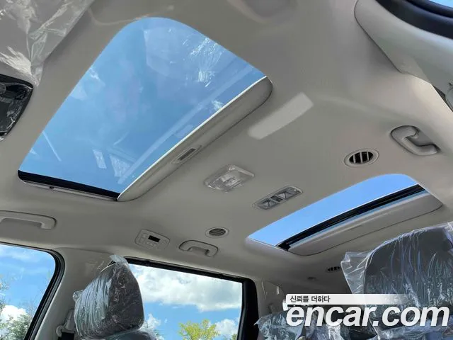 Kia Carnival Generation 4 — Фото автомобиля 15