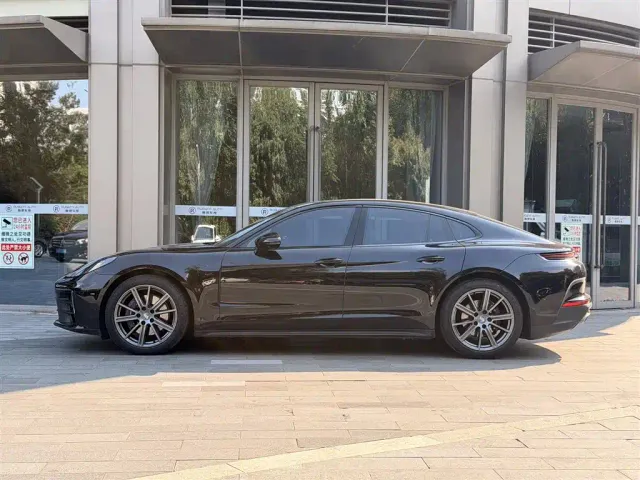 Porsche Panamera — Фото автомобиля 3