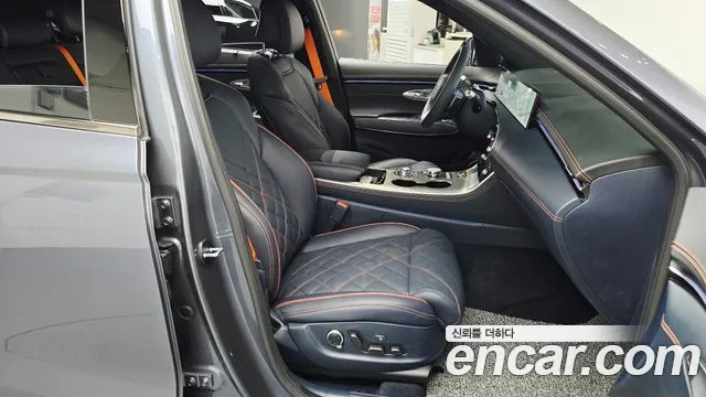 Genesis GV70 2.5T Бензин AWD — Фото автомобиля 12