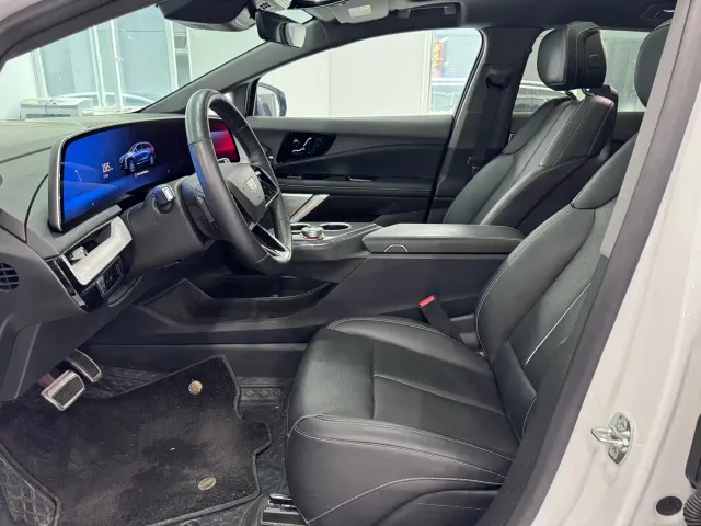 Cadillac Optiq — Фото автомобиля 4