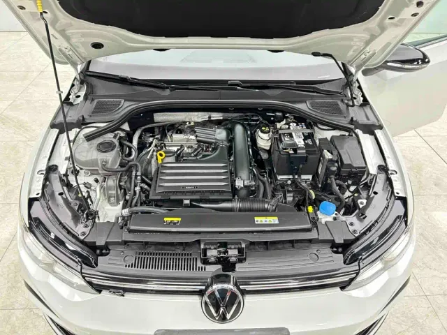 Volkswagen Golf — Фото автомобиля 26