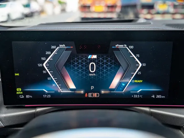 BMW i4 — Фото автомобиля 10