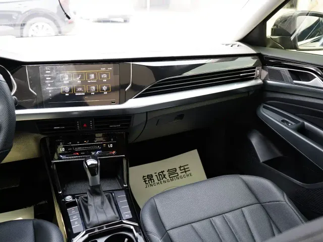 Volkswagen Passat — Фото автомобиля 21