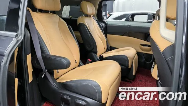 Kia Canival Carnival 4 поколение Бензин 7 мест Noblesse — Фото автомобиля 12