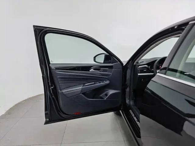 Volkswagen Passat — Фото автомобиля 8