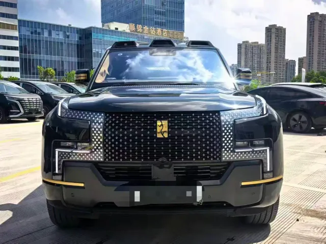BYD U8L — Фото автомобиля 2