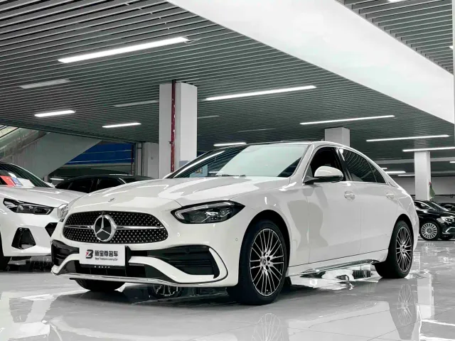 Фотография автомобиля — Mercedes-Benz C-Class