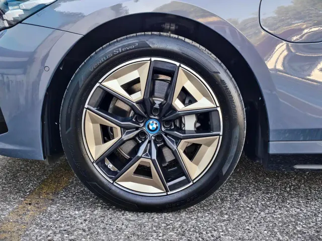 BMW i5 — Фото автомобиля 7