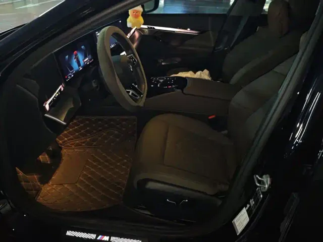 BMW 5 Series — Фото автомобиля 9