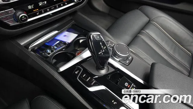 BMW 5 Series G30 — Фото автомобиля 9
