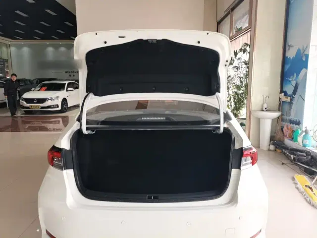 Toyota Corolla — Фото автомобиля 14