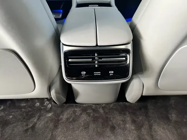 Luxeed S7 — Фото автомобиля 30