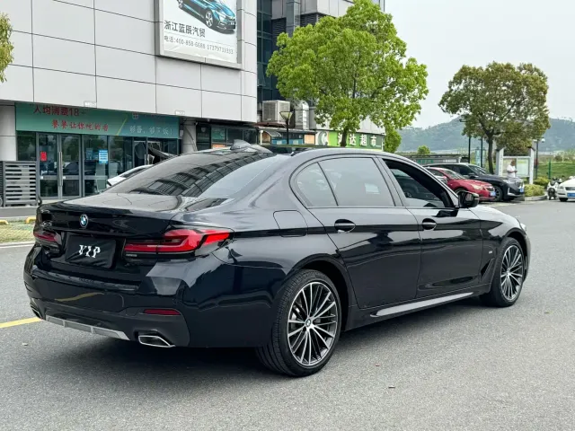 BMW 5 Series — Фото автомобиля 7