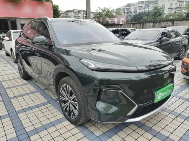 Geely Galaxy Starship 7 EM-i — Фото автомобиля 3