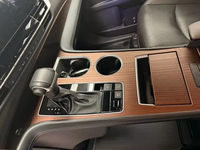 Toyota Sienna — Фото автомобиля 15