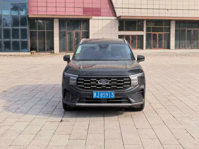 Ford Edge — Фото автомобиля 3