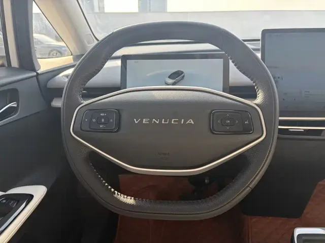 Venucia VX6 — Фото автомобиля 11