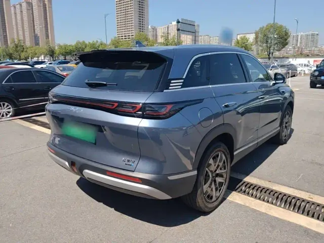 BYD Hai Shi 07 DM-i — Фото автомобиля 6
