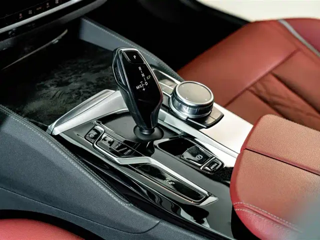 BMW 5 Series — Фото автомобиля 11