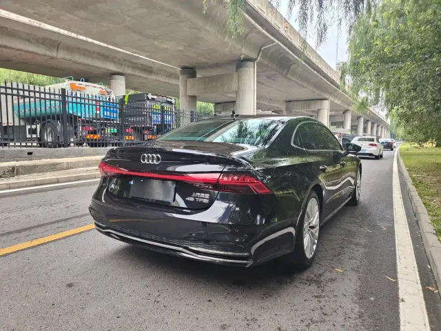 Audi A7L — Фото автомобиля 6