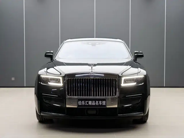 Rolls-Royce Ghost — Фото автомобиля 3