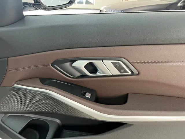 BMW 3 Series — Фото автомобиля 19