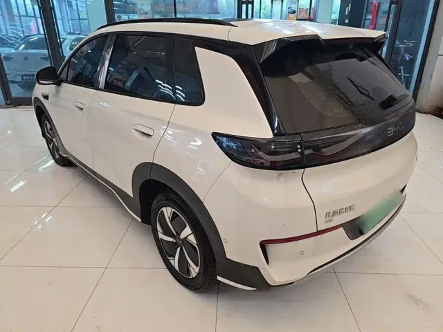 BYD Sealion 05 EV — Фото автомобиля 4