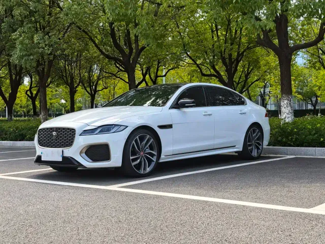 Фотография автомобиля — Jaguar XFL