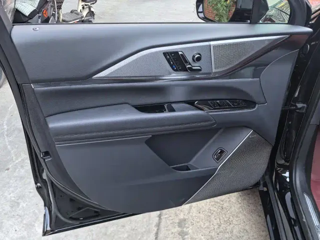 Cadillac XT5 — Фото автомобиля 9