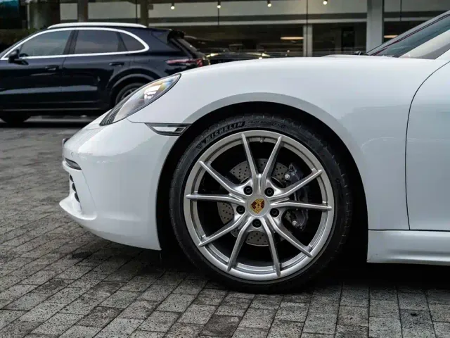 Porsche 718 — Фото автомобиля 9