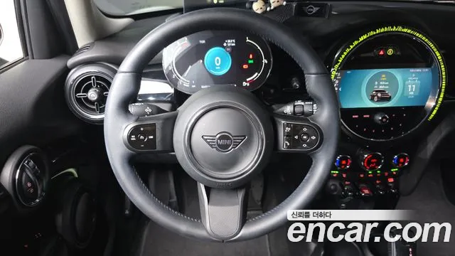 Mini Cooper Cooper 5 дверей Classic — Фото автомобиля 15