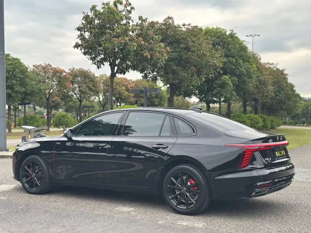 Hongqi H5 — Фото автомобиля 12