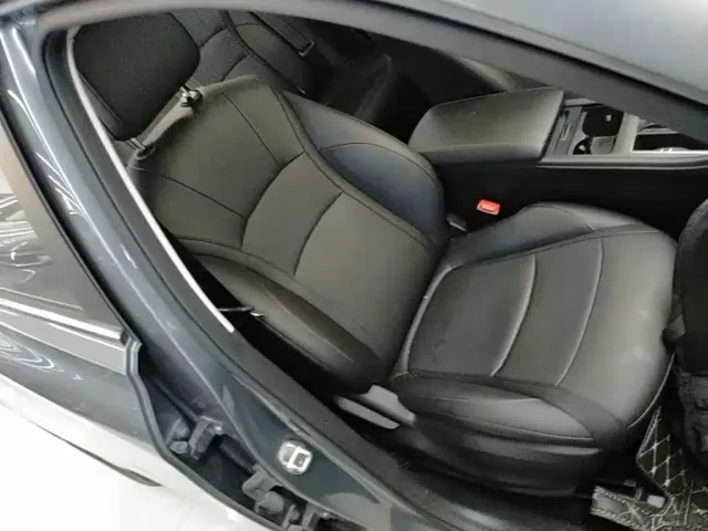 Roewe i5 — Фото автомобиля 24