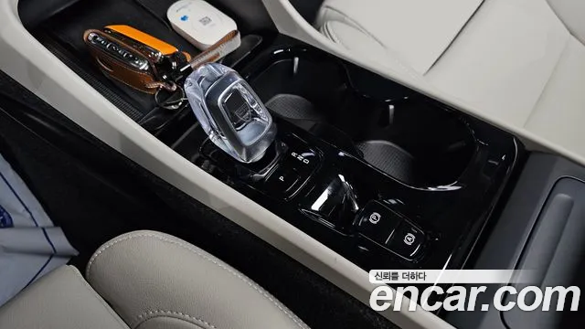 Вольво XC40 B4 Ultra Bright — Фото автомобиля 9