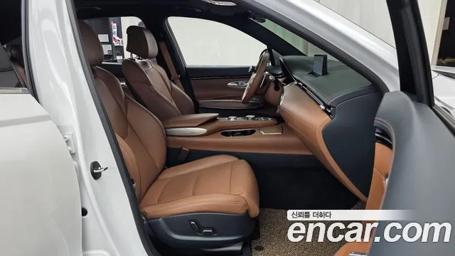 Genesis GV70 — Фото автомобиля 11
