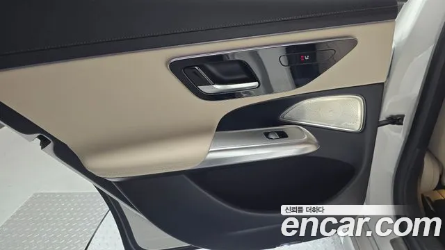 Mercedes-Benz E-Class — Фото автомобиля 19